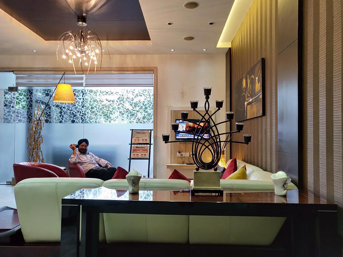 Hotel Rockland ジャイプール エクステリア 写真