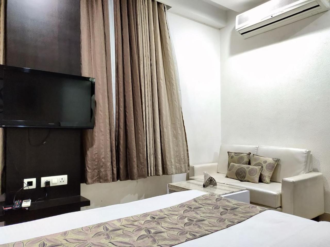 Hotel Rockland ジャイプール エクステリア 写真